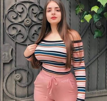 Celestine, 20 years old, Venice, Italy