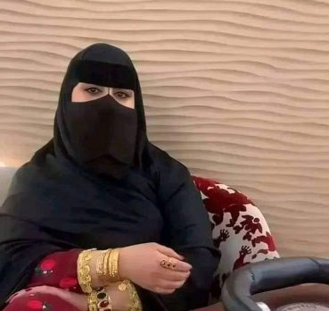 Batool, 18 years old, Ar Ruways, United Arab Emirates