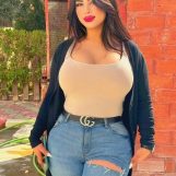 Batool, 21 years old, Abu Dhabi, United Arab Emirates