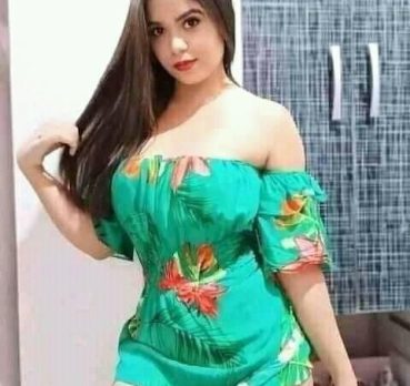 Rola, 23 years old, ‘Afif, Saudi Arabia
